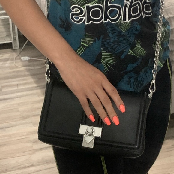 Michael Kors Chain Crossbody - Picture 4 of 5